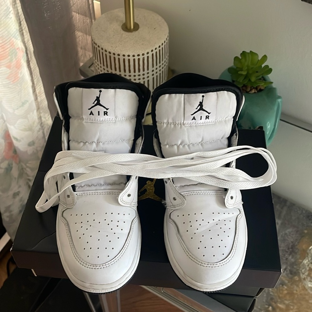 Jordan 1 Mid